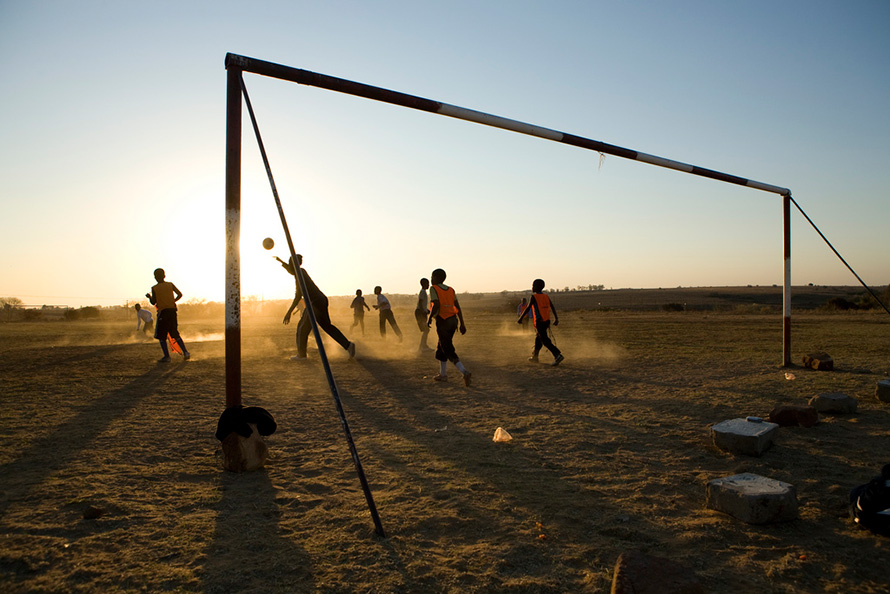 The Young Vaal Eagles under-14 football team train on a field near Deneysville, a town on the banks of the Vaal Dam in the Free State. (John Hogg, CC BY-NC-ND 2.0)